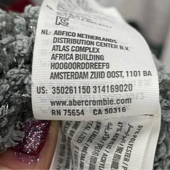 Hollister Women’s SZ M Fuzzy Soft Gray Glitter Thread Sweater - Picture 8 of 11